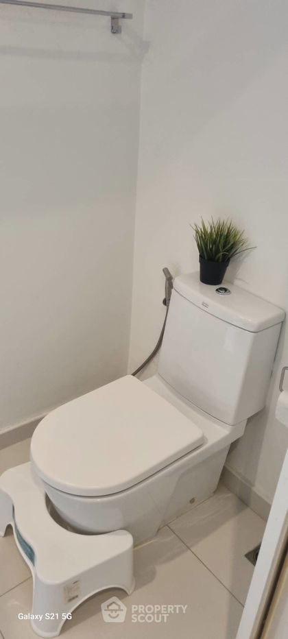 picture 1-BR Condo at The Room Sathorn-Taksin near BTS Pho Nimit (ID 1343837) - 15/17