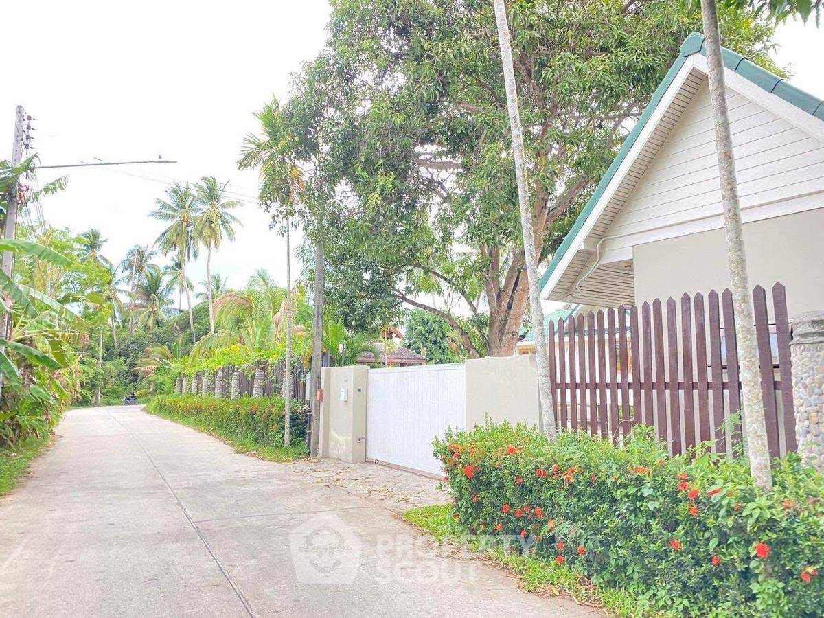 รูป ที่ดินสำหรับปล่อยขาย 5,618 ตารางเมตร แถว ใน ลิปะน้อย (ID 2084246) - รูปที่ 6/7