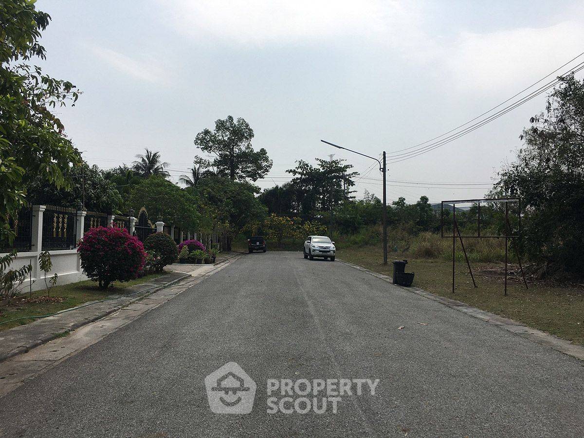 รูป ที่ดินสำหรับปล่อยขาย 2,312 ตารางเมตร แถว ใน บางพระ (ID 2098574) - รูปที่ 1/6