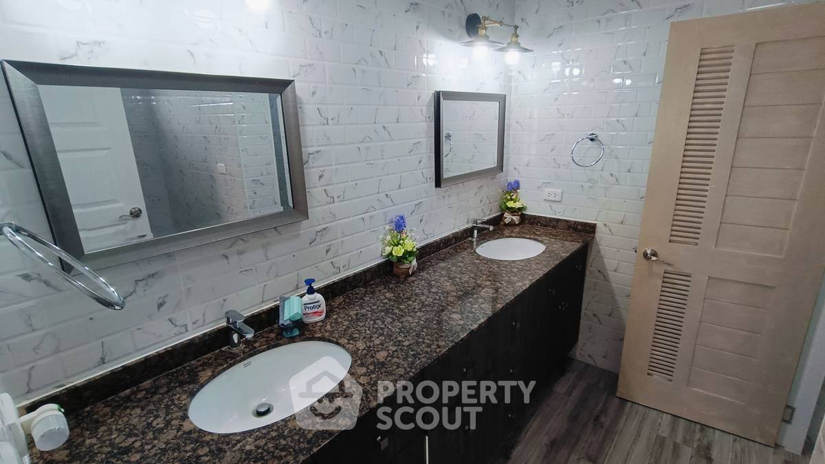 รูป วิลล่า 3-ห้องนอน ใน ปากน้ำปราณ (ID 1937001) - รูปที่ 25/28