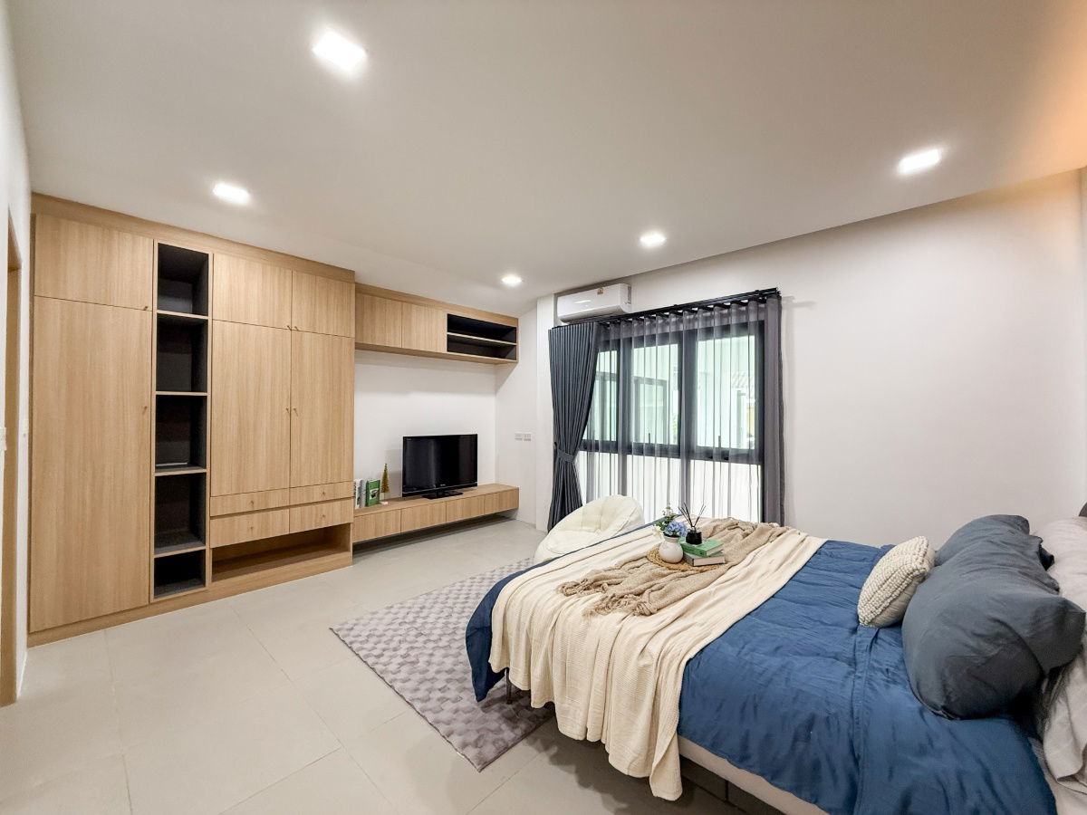 picture S2947 Urgent Sale! Pool Villa in Thalang Area, Spacious Layout, Fully Furnished and Decorated - 13/20