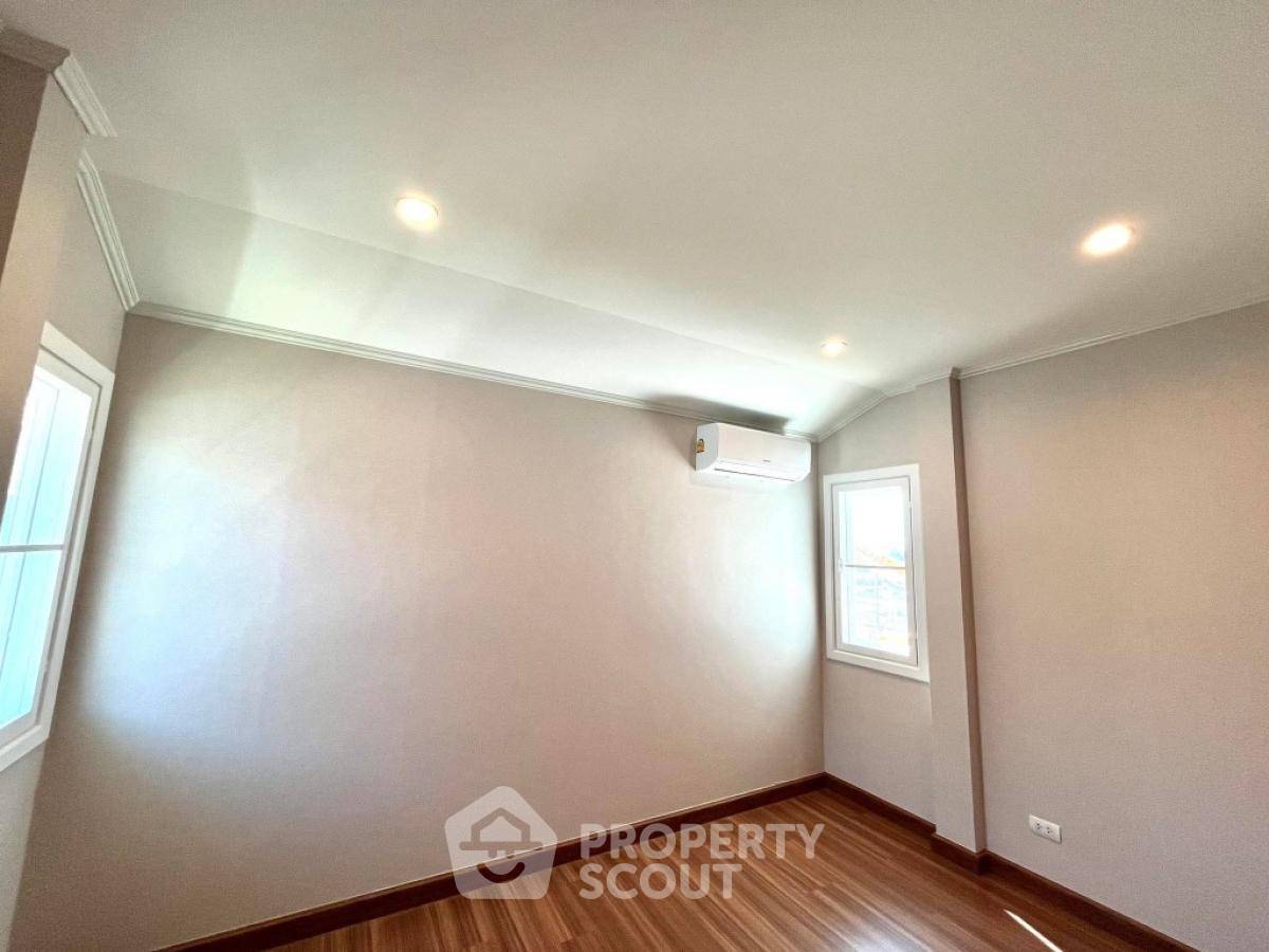 รูป บ้าน 3-ห้องนอน ใน ในคลองบางปลากด (ID 2033153) - รูปที่ 16/18