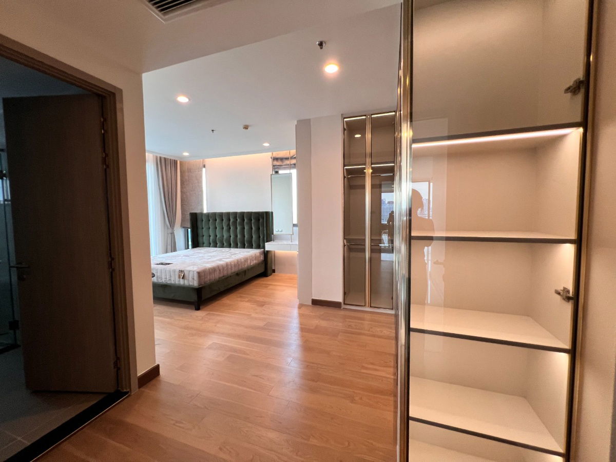 picture Supalai Oriental Sukhumvit 39: Experience Luxurious Living in the Heart of the City with Complete Comfort - 6/13