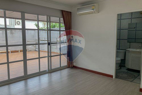 picture [920071049-1180] townhouse for rent thonlgor and ekkamai sukhumvit road - 11/23