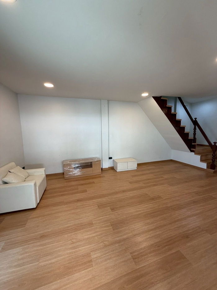 picture Townhouse for rent in Ramkhamhaeng (SPSAD3665) - 4/11