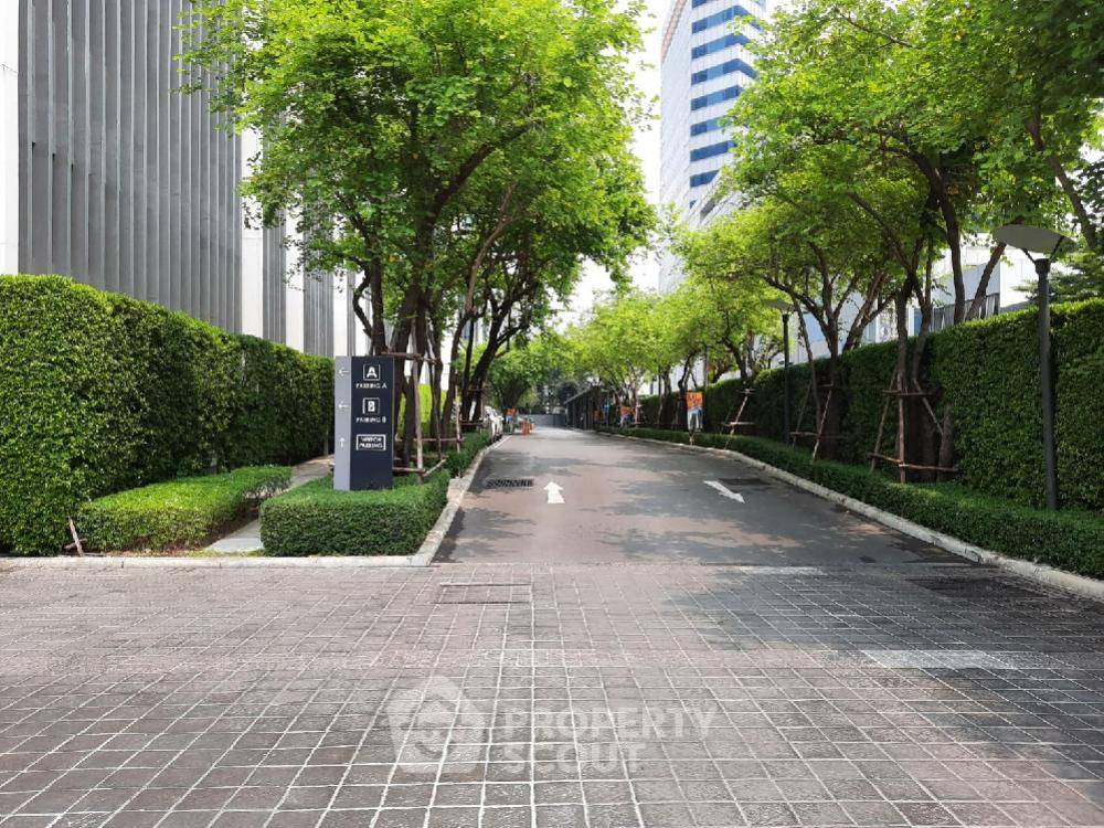 picture 2-BR Condo at Quinn Condo Ratchada 17 near MRT Sutthisan (ID 674343) - 21/23