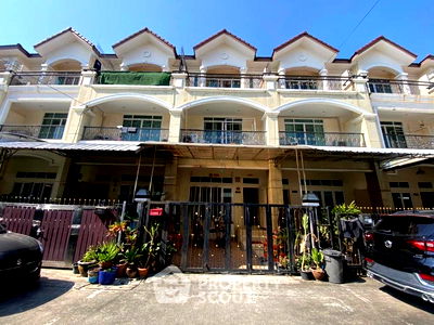 ทาวน์โฮม ถนนลาดพร้าว : ทาวน์เฮาท์ 4-ห้องนอน ใน คลองจั่น (ID 2027941)