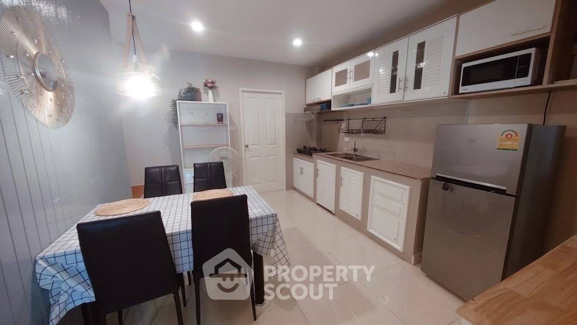 รูป ทาวน์เฮาท์ 2-ห้องนอน ใกล้ พัทยาใต้ (ID 2171648) - รูปที่ 4/18