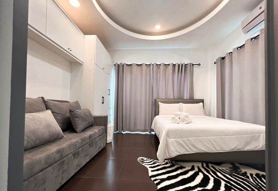 รูป บ้านพร้อมสระว่ายน้ำส่วนตัว  5ห้องนอน  4ห้องน้ำ  1ห้องรับแขก  2  ที่จอดรถ - รูปที่ 16/27