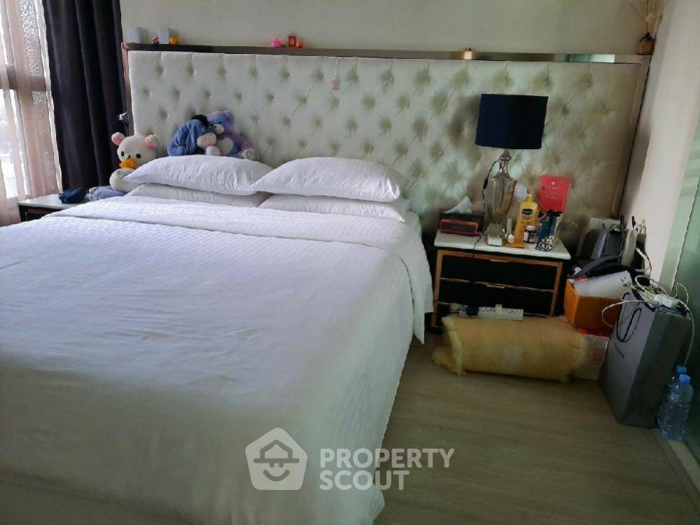 picture 2-BR Condo at Quinn Condo Ratchada 17 near MRT Sutthisan (ID 674343) - 3/23