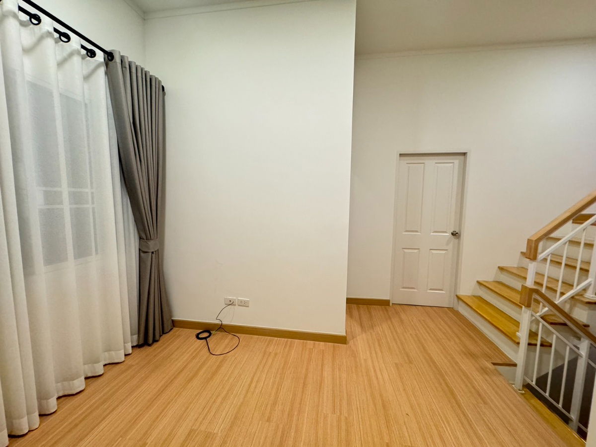 picture Two-storey detached house for sale  4 bedrooms 3 bathrooms and 3 parkings. - 12/26