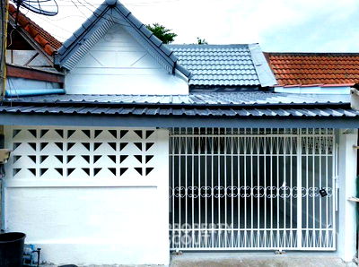 ทาวน์โฮม เขาพระตำหนัก : ทาวน์เฮาท์ 3-ห้องนอน ใกล้ พัทยาตะวันออก (ID 2111950)