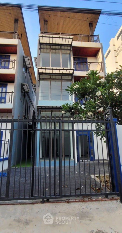 รูป บ้าน 5-ห้องนอน ใกล้ หาดเขาตะเกียบ (ID 2084421) - รูปที่ 2/17