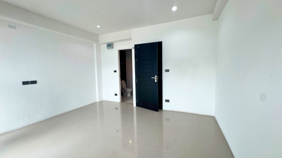 picture Commercial building for sale, new condition, never used, 4 floors (Mix-Use), Soi Lad Phrao 107, ready for immediate use. - 14/17