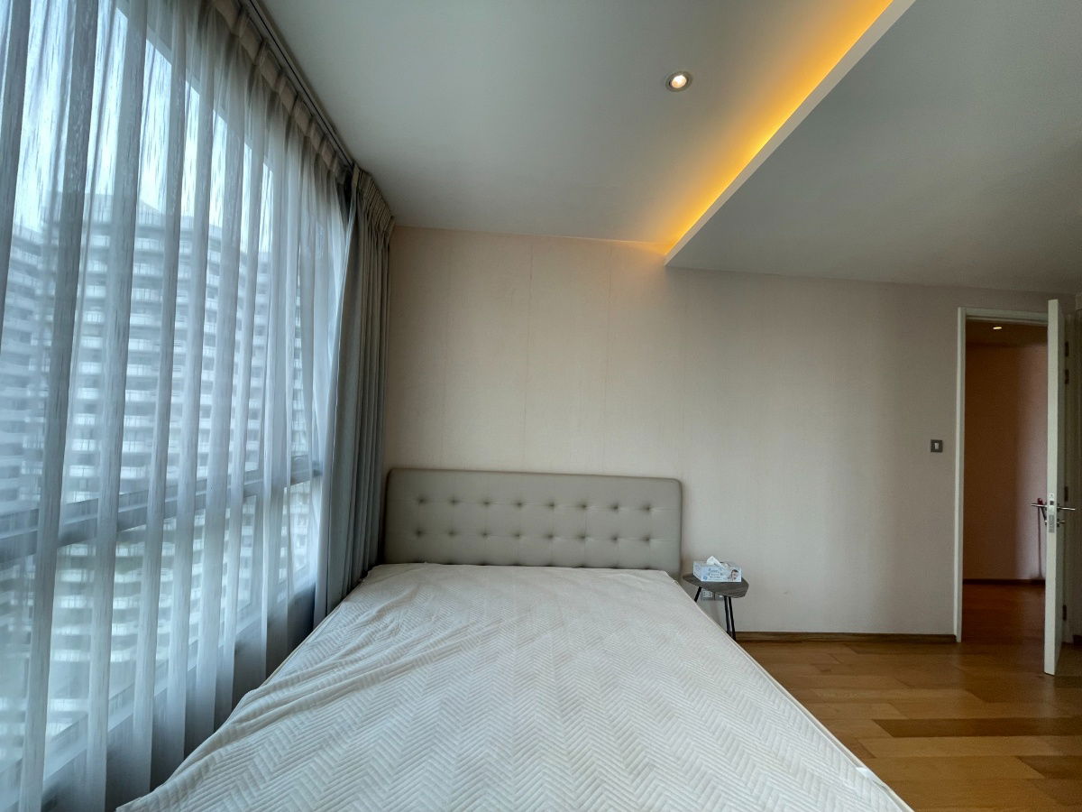 picture For Sell H Sukhumvit 43 condominium 2 bedroom with bathtub conner unit Rare item - 3/15