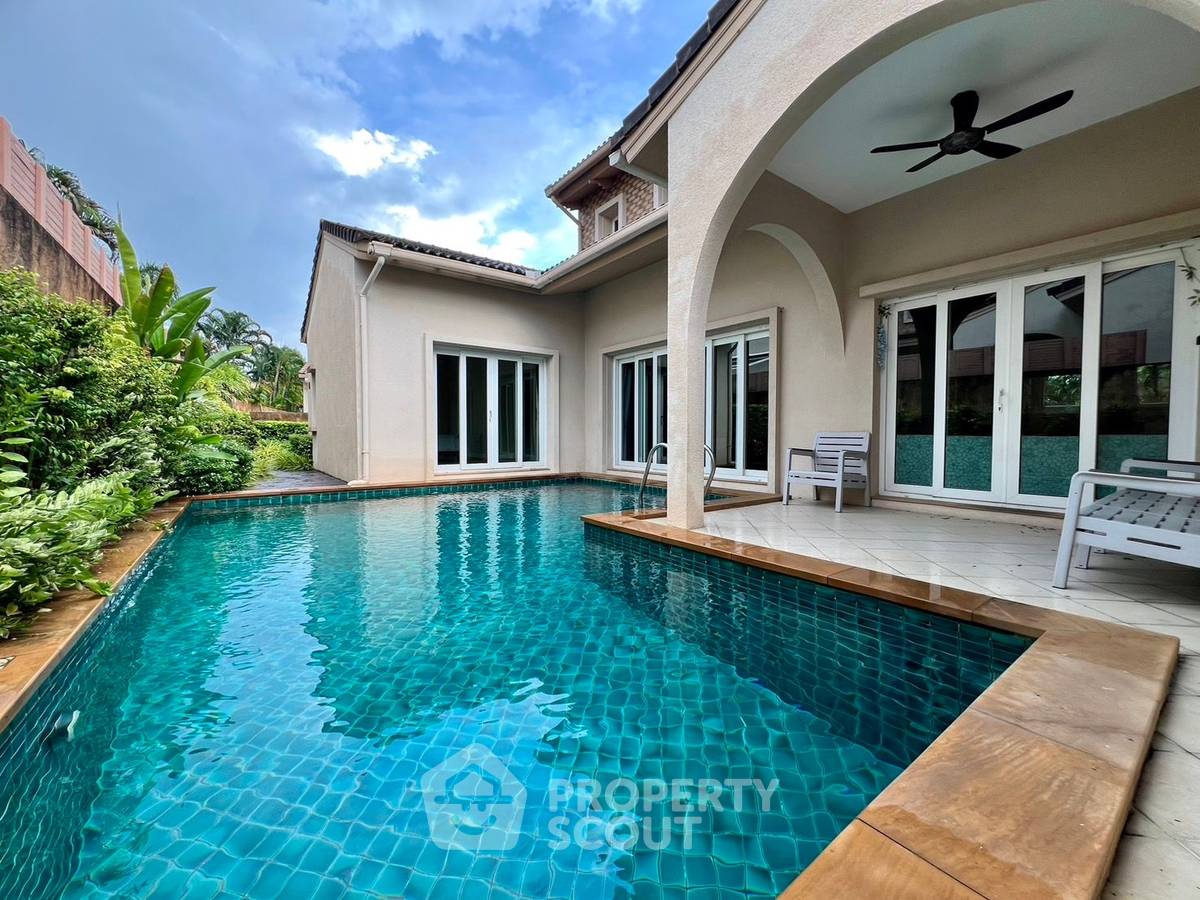 รูป บ้าน 3-ห้องนอน ที่ ซิลค์ โรด เพลส ใกล้ พัทยาตะวันออก (ID 1838228) - รูปที่ 1/39