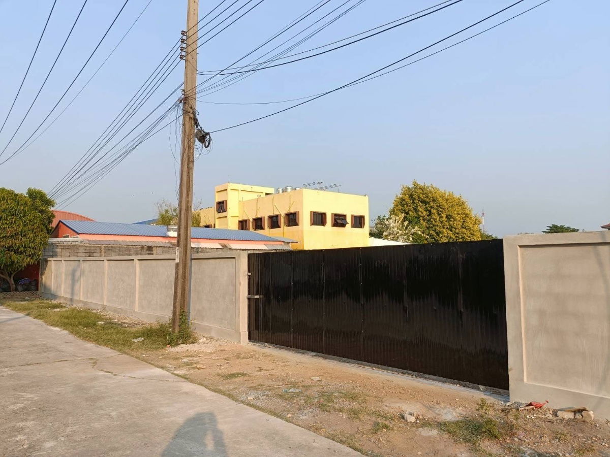 picture Land for rent on Soi Suwinthawong 24, Minburi, 35,000 baht/month💥 - 3/11