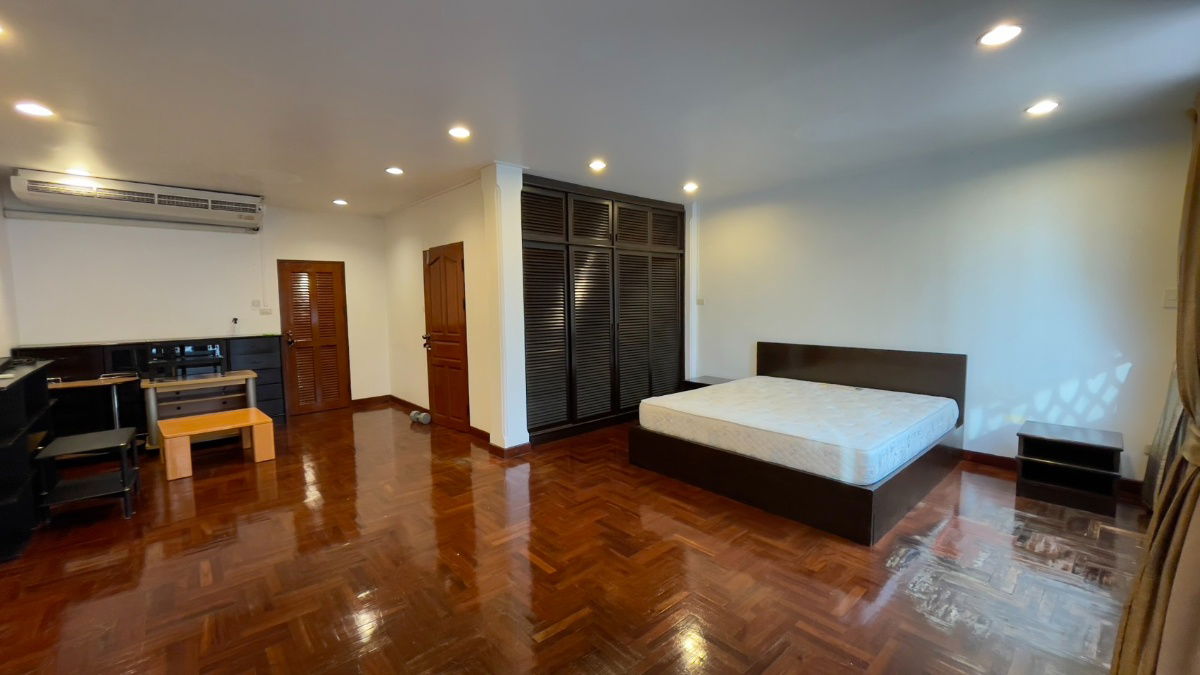 picture 4-storey townhouse, Ekkamai Villa project, Soi Sukhumvit 63, near BTS Ekkamai, only 2 kilometers. - 15/36