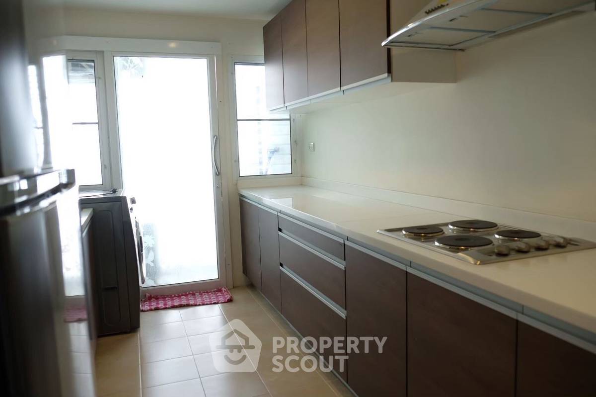 picture 2-BR Condo at The Fine @ River Condominium near BTS Saphan Taksin (ID 1303684) - 1/5