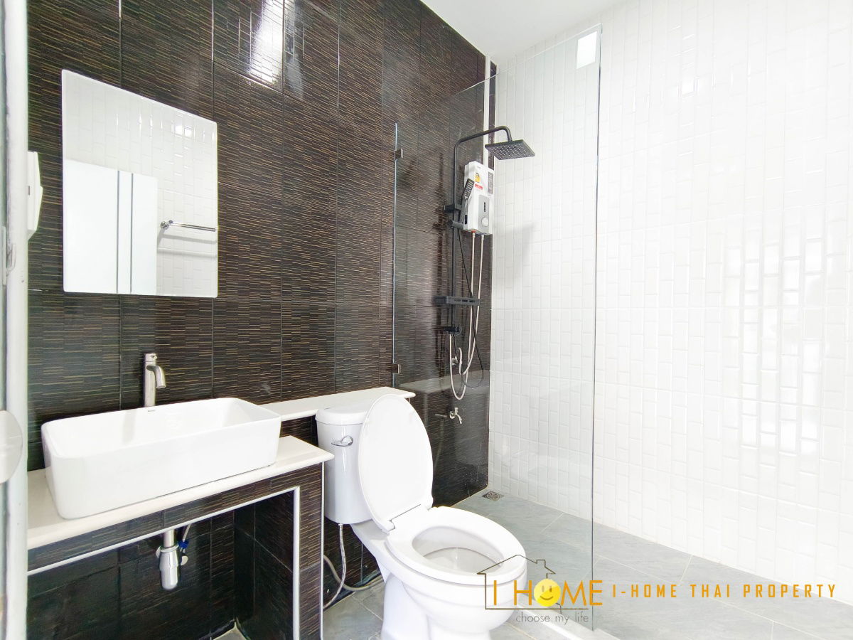 รูป ให้เช่า Pool villa 2 ชั้นหลังใหญ่ 14 ห้องนอน 15 ห้องน้ำ 1 ห้องครัว 3 ที่จอดรถ - รูปที่ 45/72