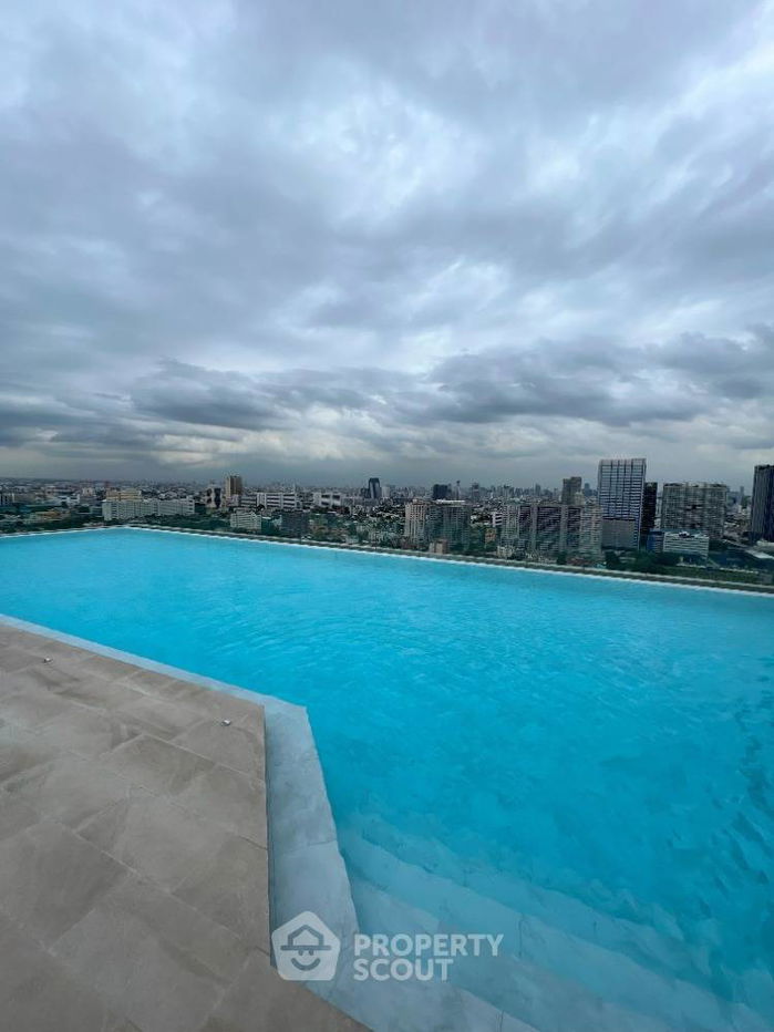 picture 1-BR Condo at Knightsbridge Prime Ratchayothin near BTS Ratchayothin (ID 1763805) - 2/9