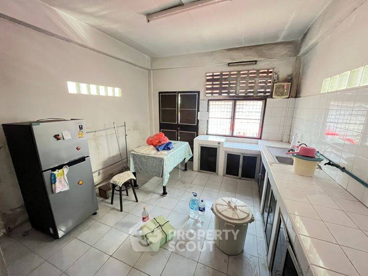 picture 3-BR Townhouse in Sai Mai (ID 2430968) - 12/12