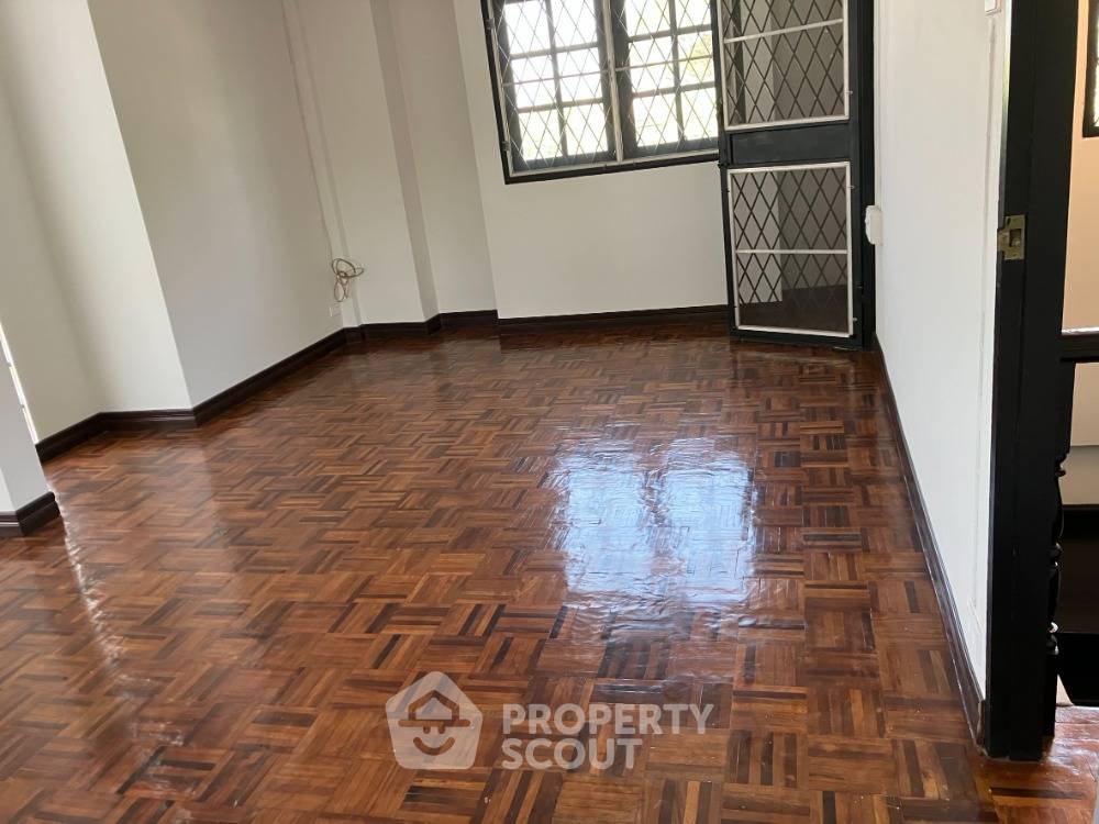 รูป บ้าน 4-ห้องนอน ใกล้ กรุงเทพกรีฑา (ID 1401630) - รูปที่ 13/16