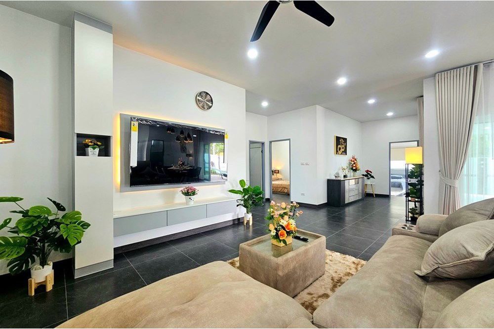 picture [920601001-693] Spacious Family Villa, 3 Bed 3 Bath in Hua Hin Soi 70 For Sale - 21/44