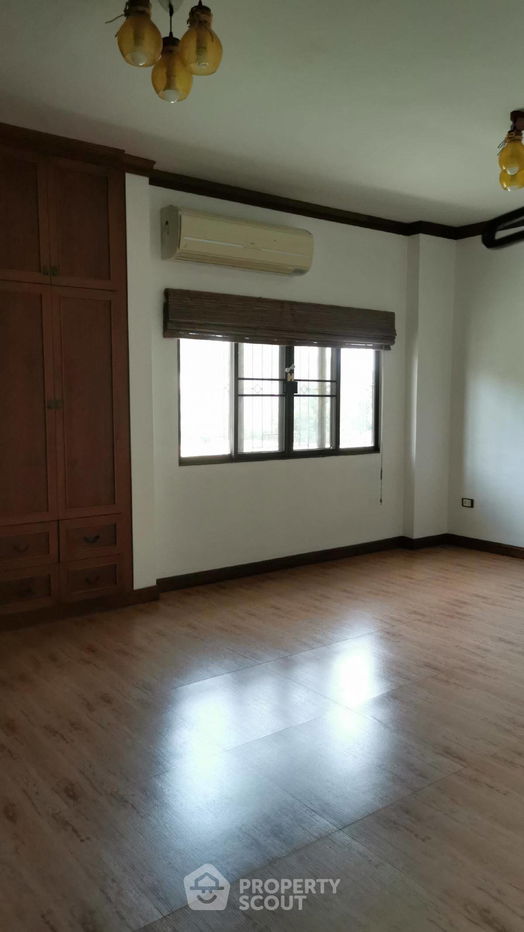 รูป บ้าน 4-ห้องนอน ใน สุรศักดิ์ (ID 1819691) - รูปที่ 11/21