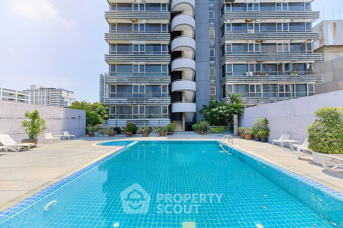 picture 3-BR Duplex Penthouse at Vibhavadee Suite (ID 1169660) - 24/25