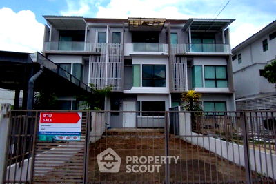 Townhouses for sale วิทยาลัยพณิชยการเชตุพน : 3-BR Townhouse in Bang Mot (ID 1982708)