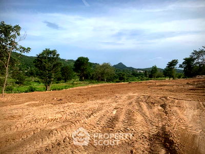 Land for sale Hua Hin Prachaubkirikhan : 920 m² Land for Sale in Thap Tai (ID 2080107)