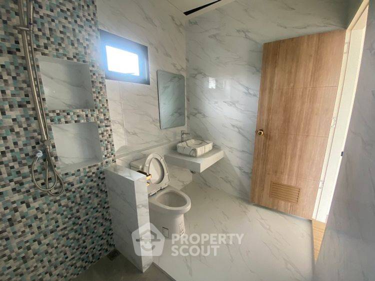 รูป ทาวน์เฮ้าส์ 2-ห้องนอน ใกล้ BTS ห้าแยกลาดพร้าว (ID 2448764) - รูปที่ 14/16