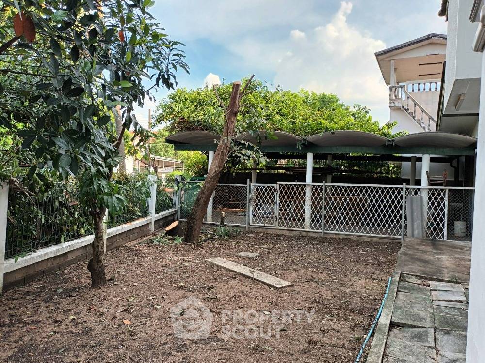 picture 4-BR House at Sammakorn Ramkhamhaeng in Saphan Sung (ID 1446165) - 8/19