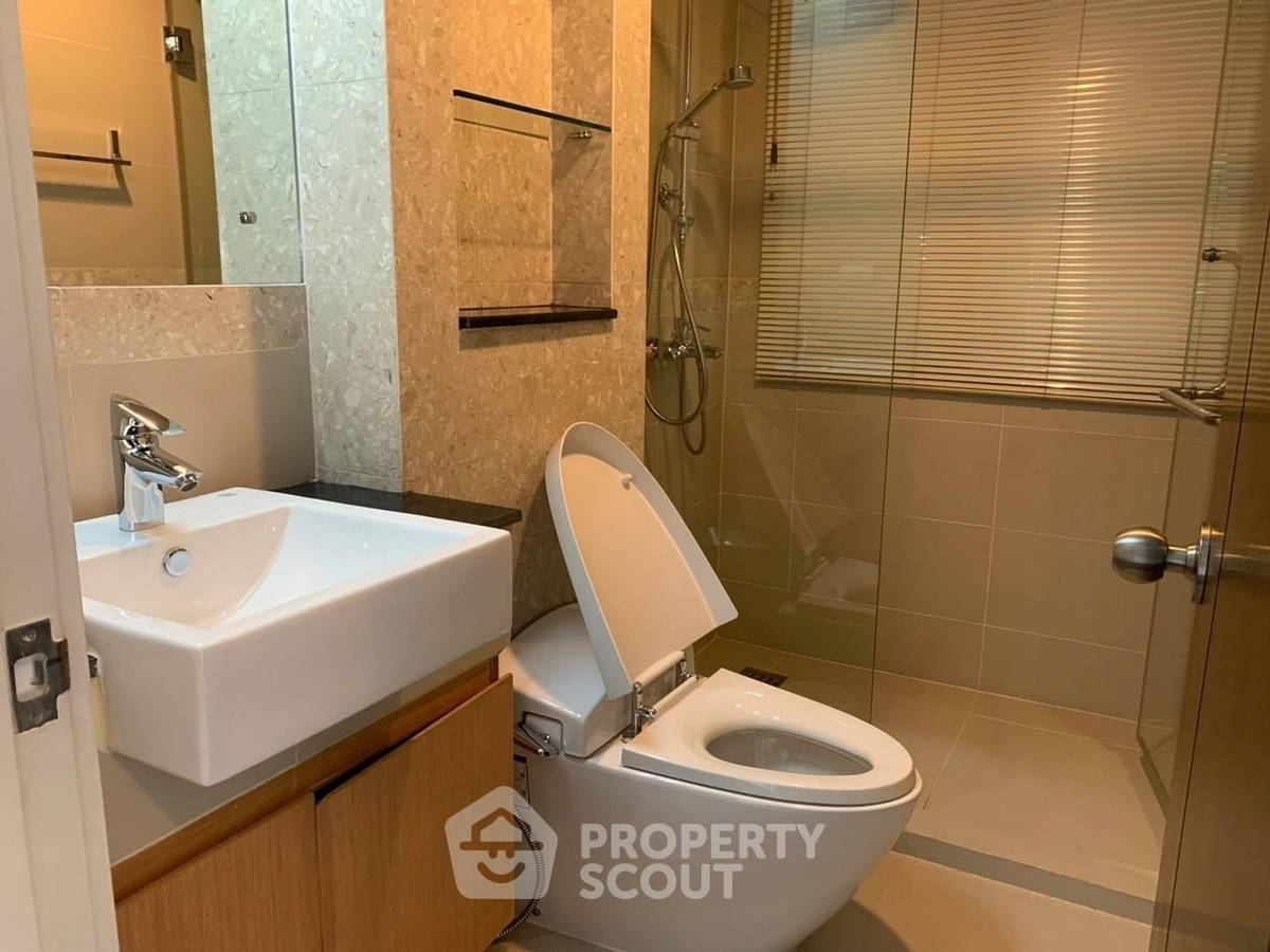 picture 3-BR Condo at The Crest Ruamrudee near BTS Phloen Chit (ID 1963304) - 16/17
