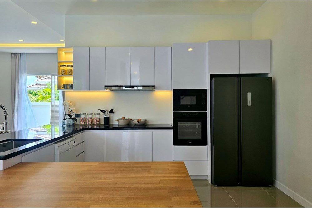 picture [920601001-694] Spacious Modern Villa, 3 Bed 4 Bath in Hua Hin For Sale - 17/37