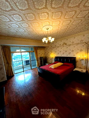 เช่าคอนโด แม็คโคร สำนักงานใหญ่ : คอนโด 6-ห้องนอน ที่ รอยัล คาสเทิล พัฒนาการ ใน สวนหลวง (ID 2134785)