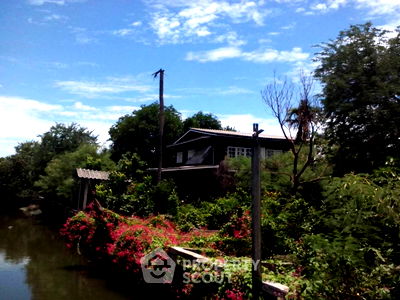 Land for sale BTS Pu Chao : 1,912 m² Land for Sale in Samrong Tai (ID 1495218)