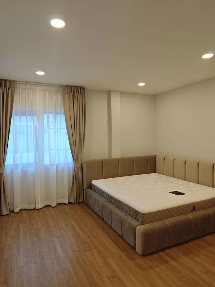 รูป Centro บางนา (Type Duncan)✨ ทำเลดี ใกล้ Mega Bangna / ทางด่วน  ​พื้นที่ใช้สอย: 280 ตร.ม. (ที่ดิน 60 ตรว.)  ราคาดีที่สุด  - รูปที่ 8/9