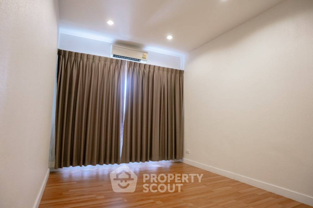 รูป ทาวน์เฮาท์ 3-ห้องนอน ใกล้ MRT สะพานพระนั่งเกล้า (ID 1775838) - รูปที่ 13/31