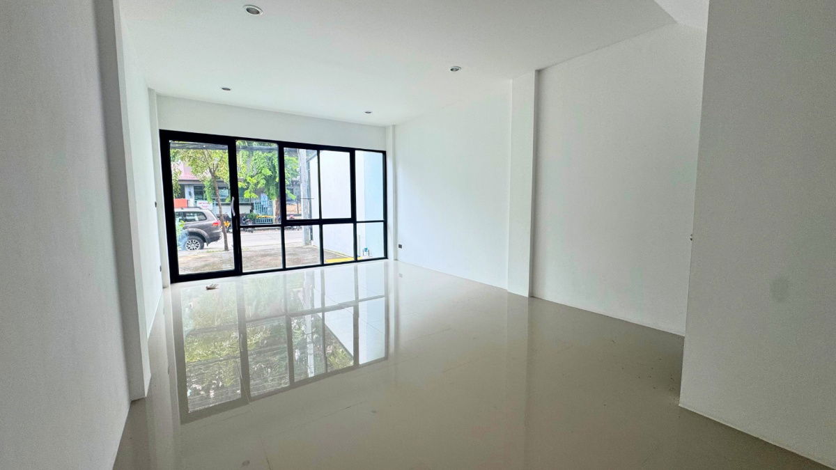 picture Commercial building for sale, new condition, never used, 4 floors (Mix-Use), Soi Lad Phrao 107, ready for immediate use. - 5/17