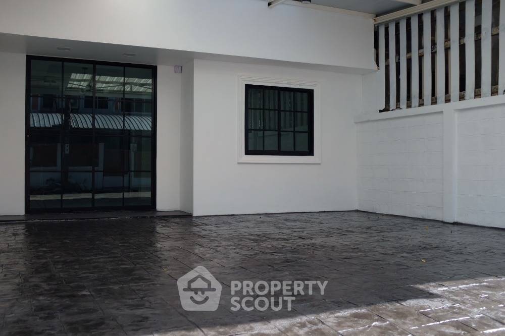 รูป บ้าน 2-ห้องนอน ใน นวลจันทร์ (ID 1594771) - รูปที่ 8/9