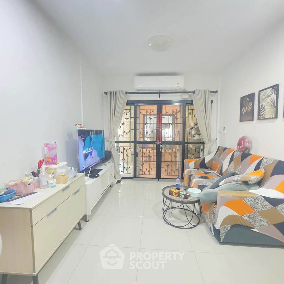 รูป ทาวน์เฮาท์ 2-ห้องนอน ใกล้ พัทยาตะวันออก (ID 2146462) - รูปที่ 4/11