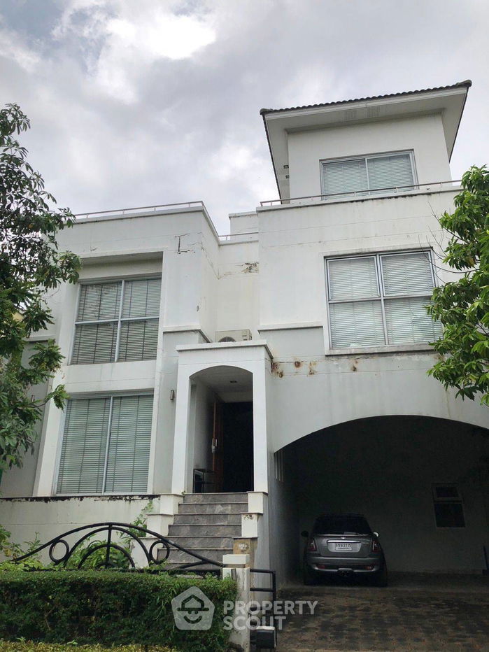 picture 4-BR House near BTS Saphan Khwai (ID 2083325) - 1/33