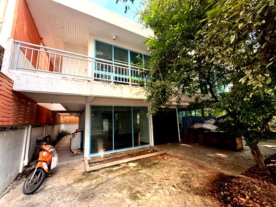 Houses for rent Srinagarindra Road : Detached House For Rent Lat Phrao 109 Bangkok