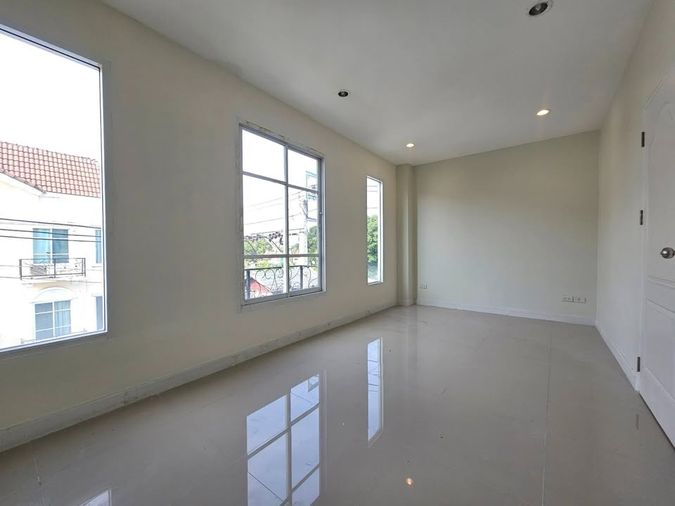 3-bed townhouse for sale, 186 sqm, 23 sq wah, The Beato Ekachai-Kanlapaphruek