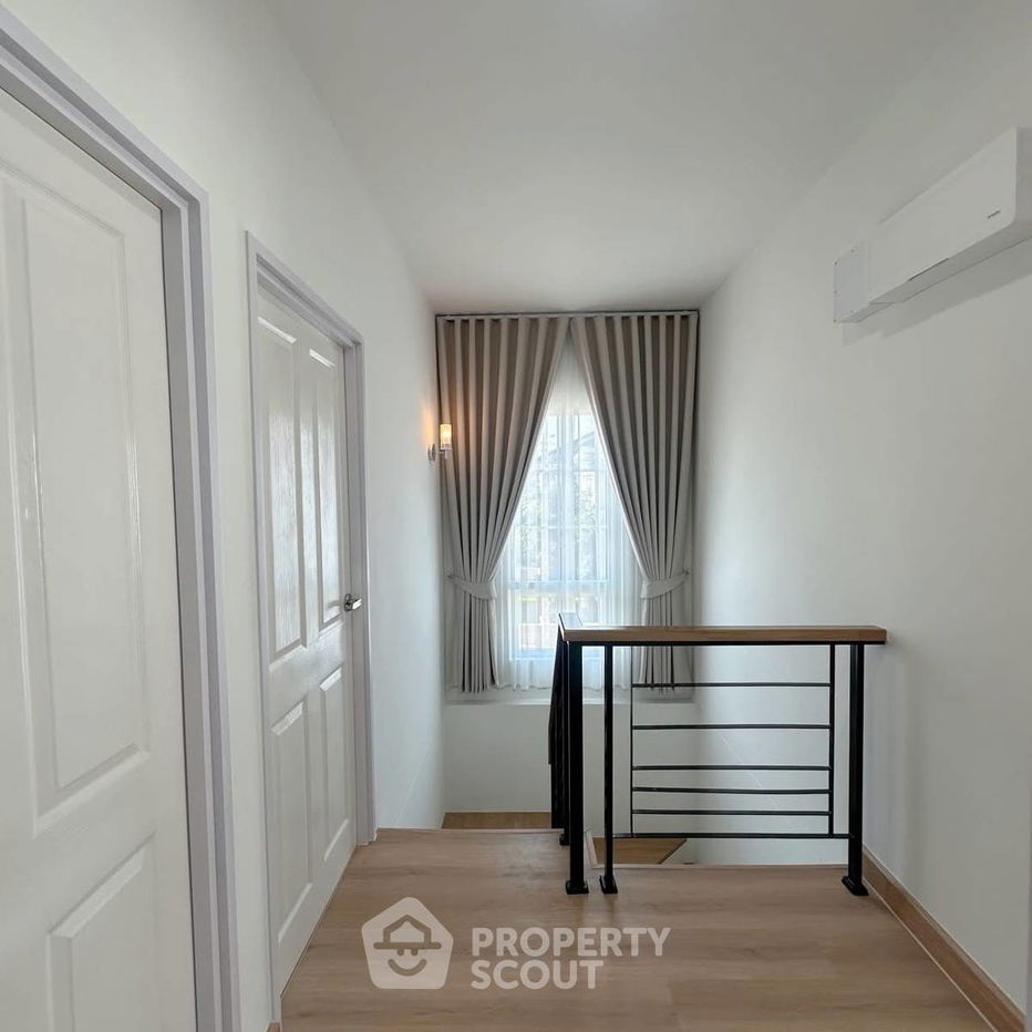 picture 4-BR House at Golden Neo, Sukhumvit LaSalle near BTS Samrong (ID 2458178) - 4/13