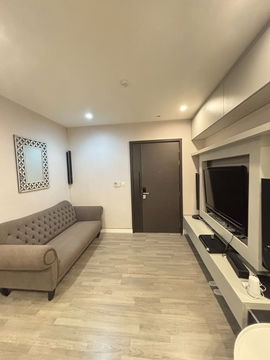 🔥Hot Deal🔥 For Rent 📌 The Room Rama 4 (Line ID: @arent) Negotiable price! ✅ We also manage many other projects great deals on every rental!