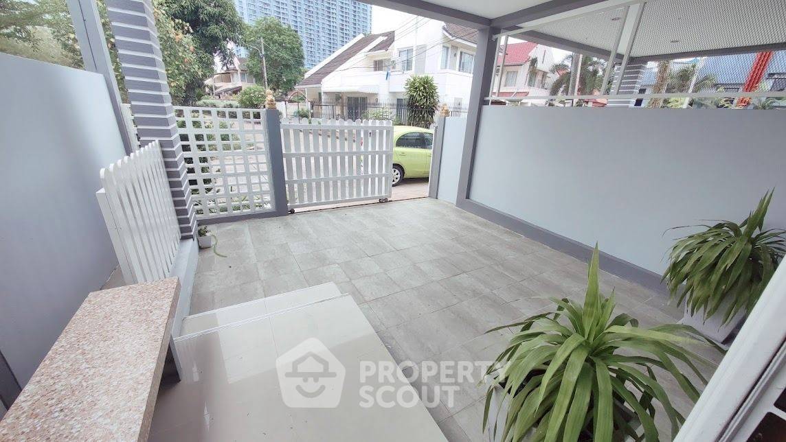 รูป ทาวน์เฮาท์ 2-ห้องนอน ใกล้ พัทยาใต้ (ID 2170800) - รูปที่ 16/17