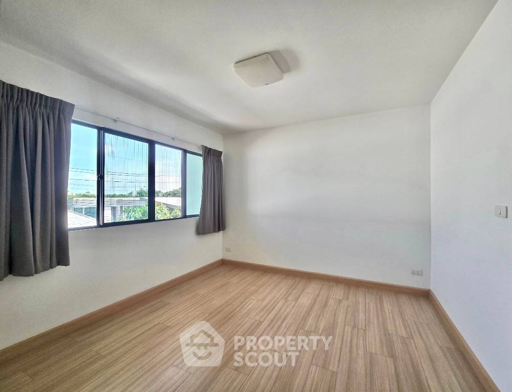 รูป บ้าน 3-ห้องนอน ใน บ้านใหม่ (ID 1901446) - รูปที่ 10/15